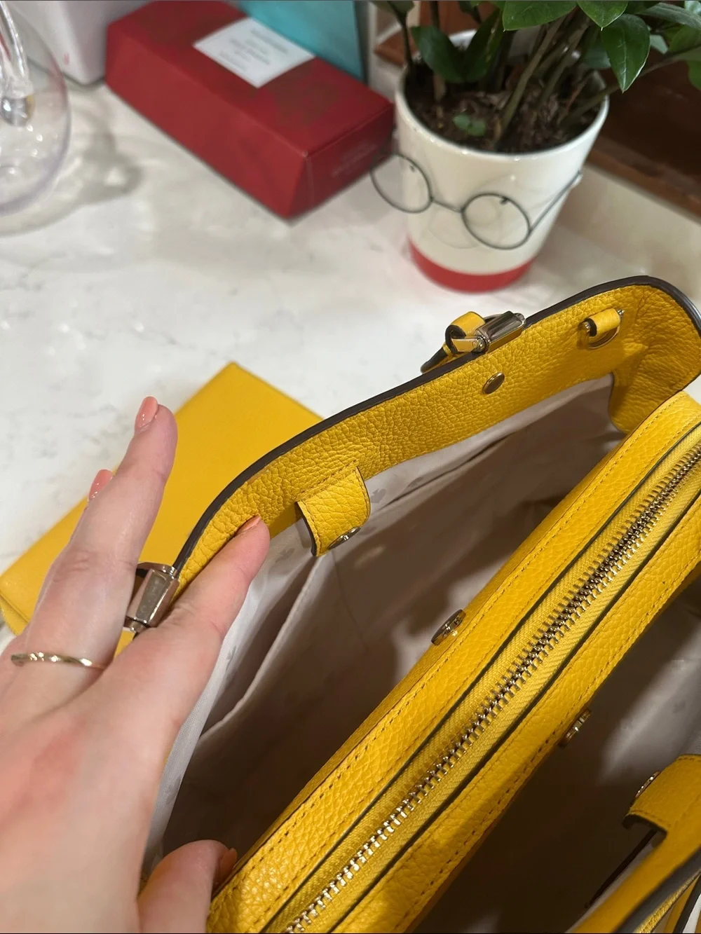 kate spade sunflower Yellow medium bag with matching zip wallet and carry strap